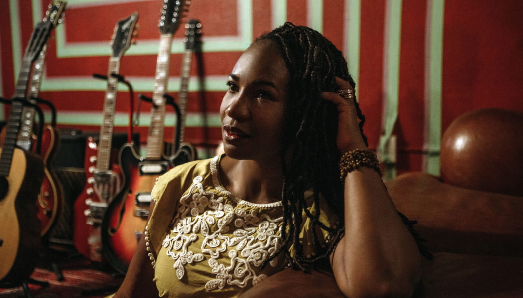 Miko Marks Offers Acoustic Performance of ‘Long Journey Home’: Video Premiere