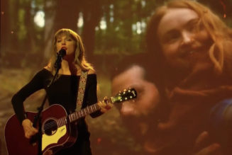 Taylor Swift Performs 10-Minute Version of “All Too Well” on SNL: Watch