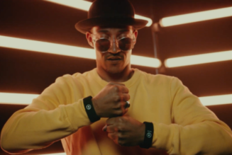 This Wearable Device Lets You Play Music Out of Thin Air—Without an Instrument