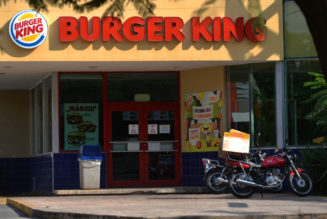 5 Anti-Vax Protestors Arrested After Storming NYC Burger King, Twitter Jokes They Can’t Have It Their Way