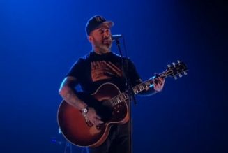 AARON LEWIS Accuses Democratic Party Of Being Responsible For ‘Systemic Racism’ In U.S., Admits He Will Get ‘Fact-Checked’