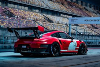 Be the Track Champion With This 1 of 200 Porsche 911 GT2 RS Clubsport