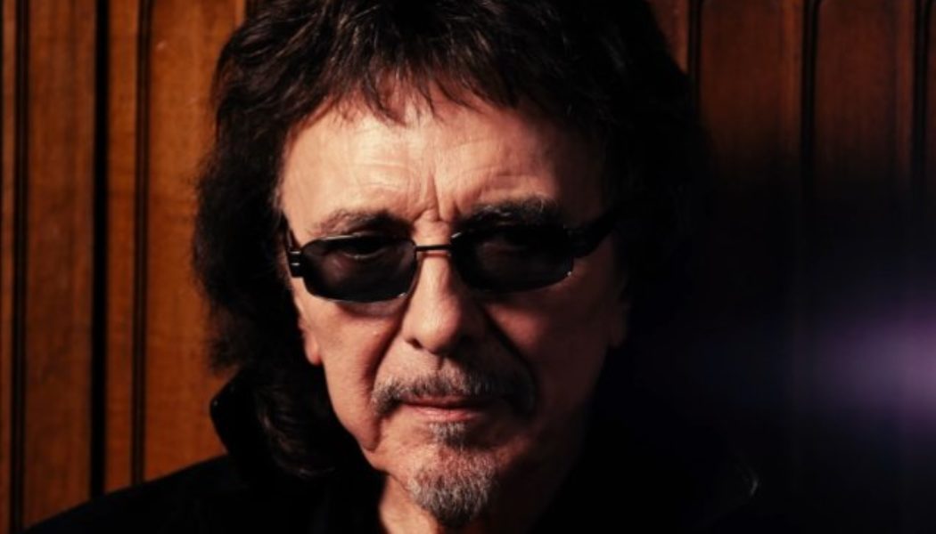BLACK SABBATH’s TONY IOMMI Has ‘Four Or Five Hundred’ Unused Riffs On His Phone