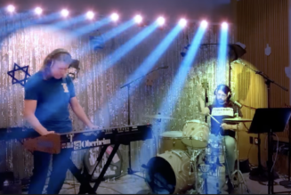 Dave Grohl, Greg Kurstin Cover Van Halen’s ‘Jump’ for Fourth Night of ‘Hanukkah Sessions’