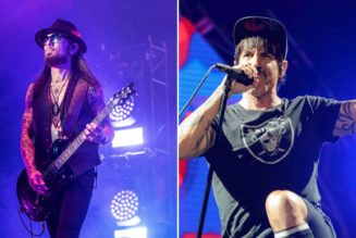 Dave Navarro and Anthony Kiedis Reunite to Cover Lou Reed’s “Walk on the Wild Side”: Watch