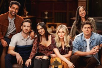 Hilary Duff is Looking for Love in First How I Met Your Father Trailer: Watch