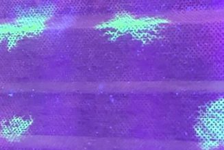 Japanese Scientists Develop Masks that Glow When Exposed to COVID-19