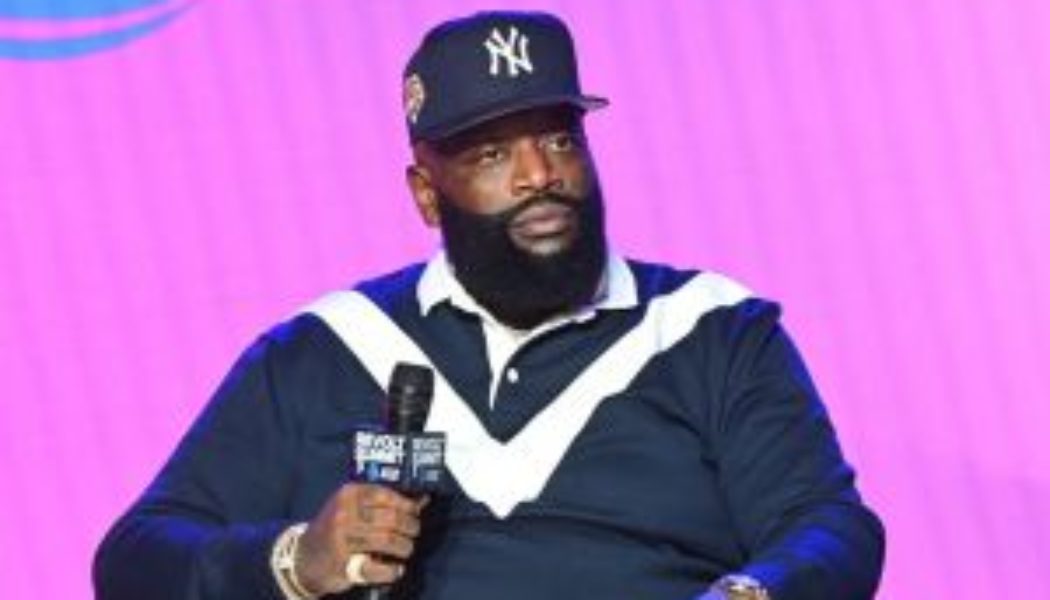 Rick Ross Hits Deuces Midway Through 85 South Comedy Show #LeaveLikeRossChallenge
