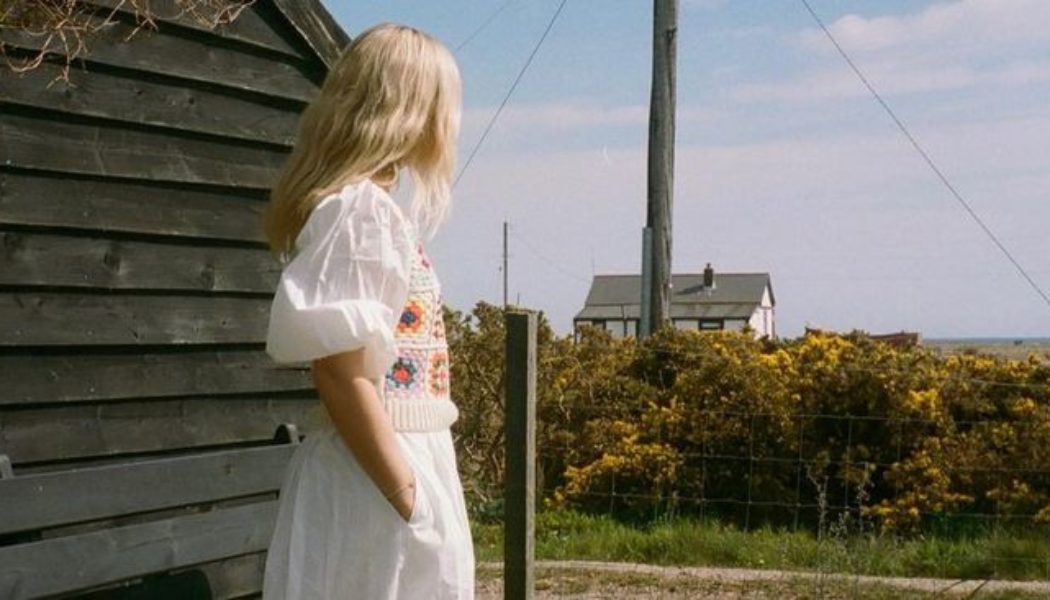 This Is Why Nostalgia Is Set to Be One Of 2022’s Biggest Beauty Trends