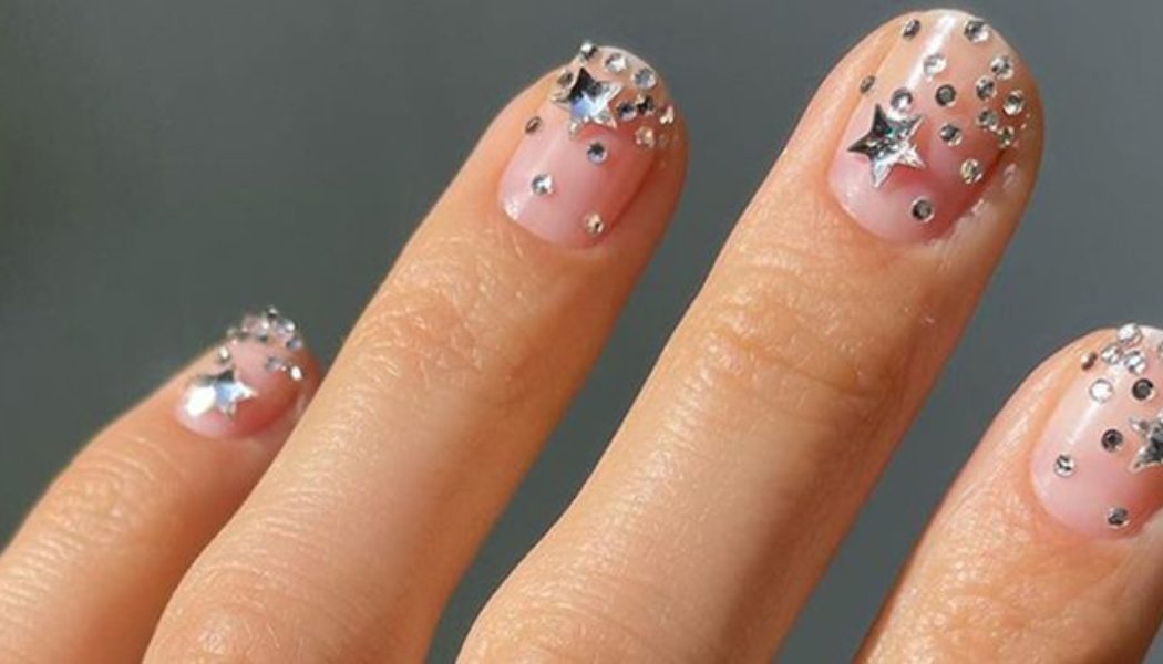 Trust Us, You’re Going to Want to Show Your Salon These 18 Winter Nail Designs