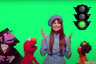 Watch Kacey Musgraves Struggle to Pick Her Favorite Color With Elmo & Big Bird on ‘Sesame Street’