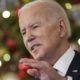 White House says it will set up a website to distribute 500 million free COVID tests