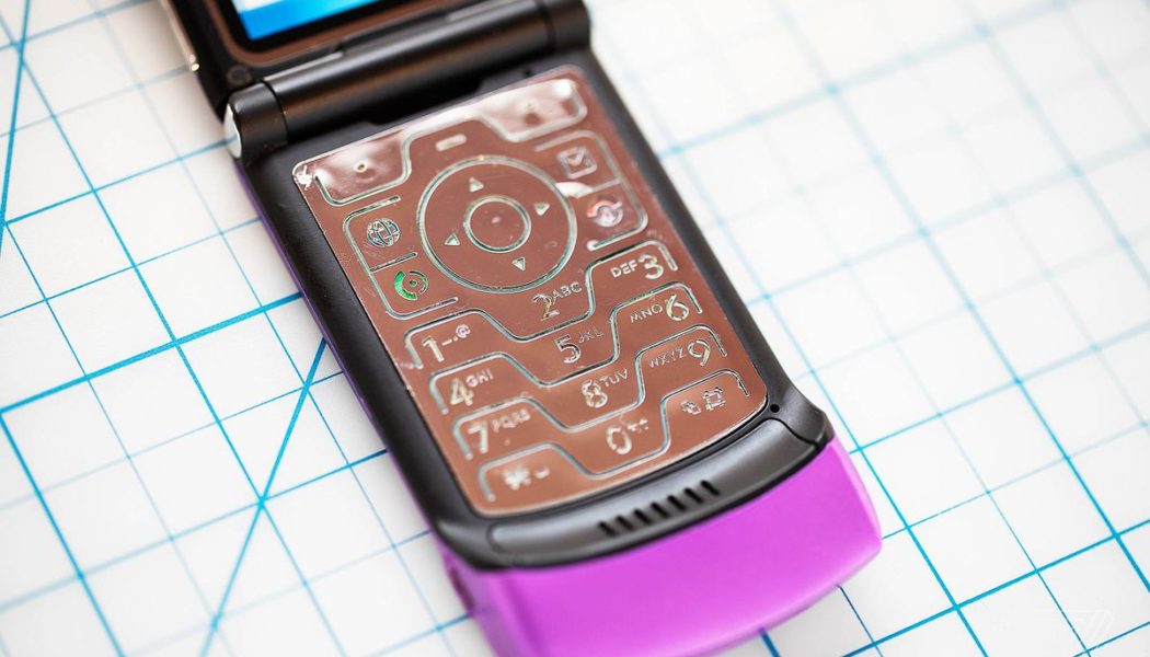 You must never press the original Razr’s forbidden internet button