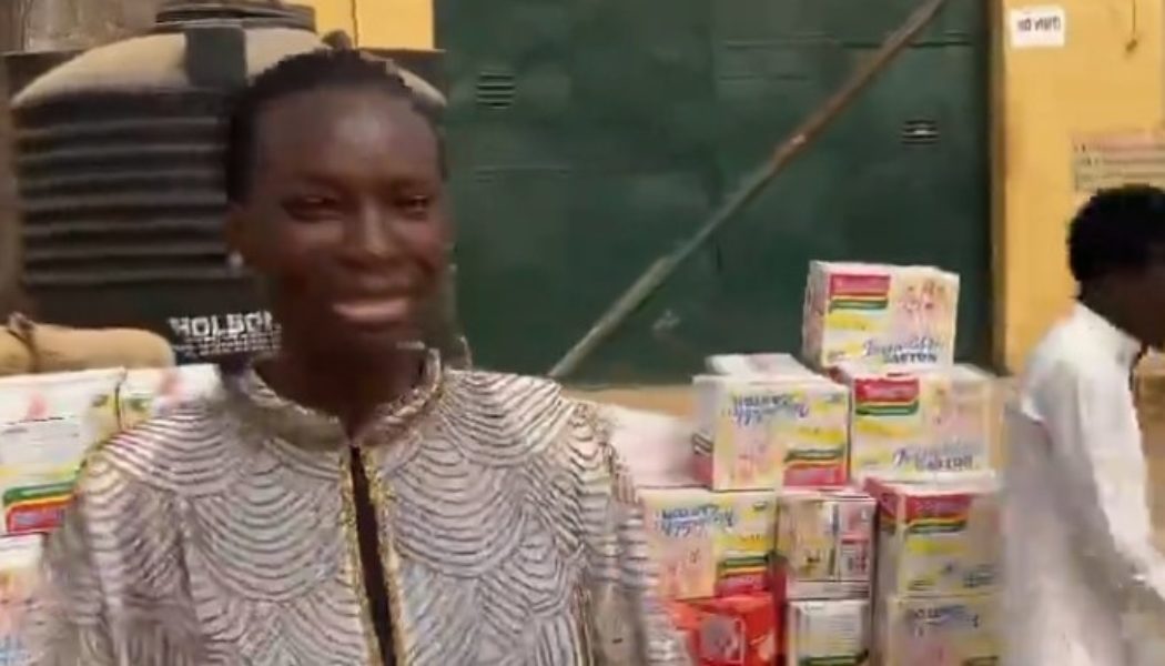 Am going to Be Feeding the Prisoners Till day I died – Jaruma Vow as she Donates Foods to Prisoners