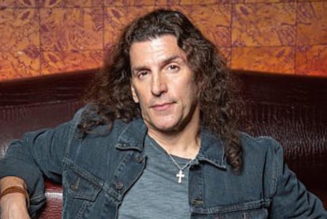 ANTHRAX’s FRANK BELLO Says He Got His COVID-19 Booster Shot: ‘I Wanna Make Sure Everybody’s Healthy And Safe’
