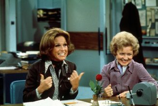 Betty White, Carol Burnett & More TV Icons Who Won Grammys