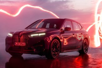 BMW Debuts Color-Changing Heat Sensitive Paint on the iX