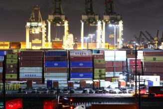 California budget aims to clear up port congestion and pollution