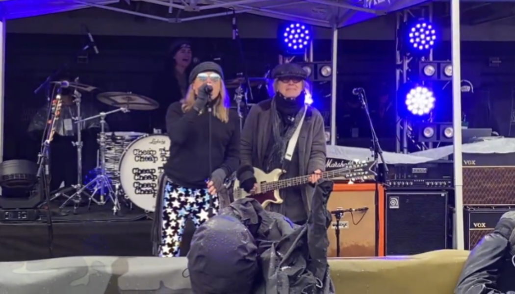 CHEAP TRICK Performs At Baltimore Ravens Vs. Pittsburgh Steelers Game: Video, Photos