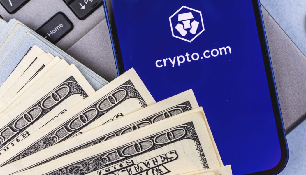 Crypto.com users report suspicious wallet activity, exchange pauses withdrawals