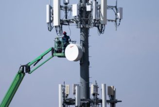 FAA lists 50 airports that will have 5G buffer zones ahead of C-band expansion