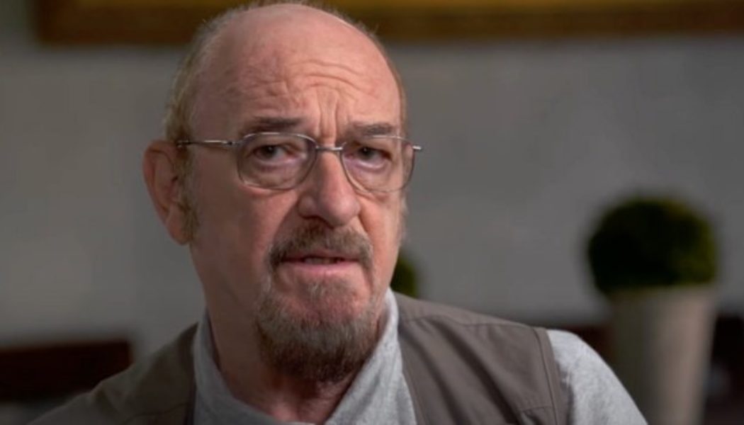IAN ANDERSON Doesn’t Think JETHRO TULL Belongs In ROCK AND ROLL HALL OF FAME