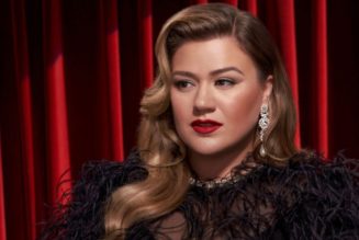 Kelly Clarkson Delivers Heart-Wrenching Cover of Sarah McLachlan’s ‘Adia’