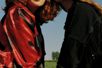 Let’s Eat Grandma Ring in 2022 With Bright, ’80s Synthesizers