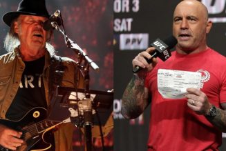 Neil Young Demands Spotify Choose Between Him or Joe Rogan