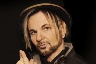 POISON’s RIKKI ROCKETT Sides With NEIL YOUNG Over JOE ROGAN In COVID ‘Misinformation’ Fight