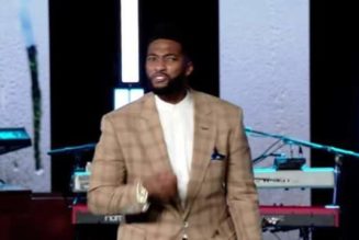 Popular Preacher Apologises For Rubbing Spit On Member’s Face