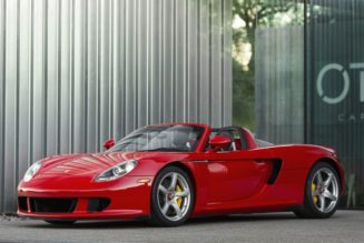 This 780-Mile 2005 Porsche Carrera GT Just Sold for $1.9 Million USD