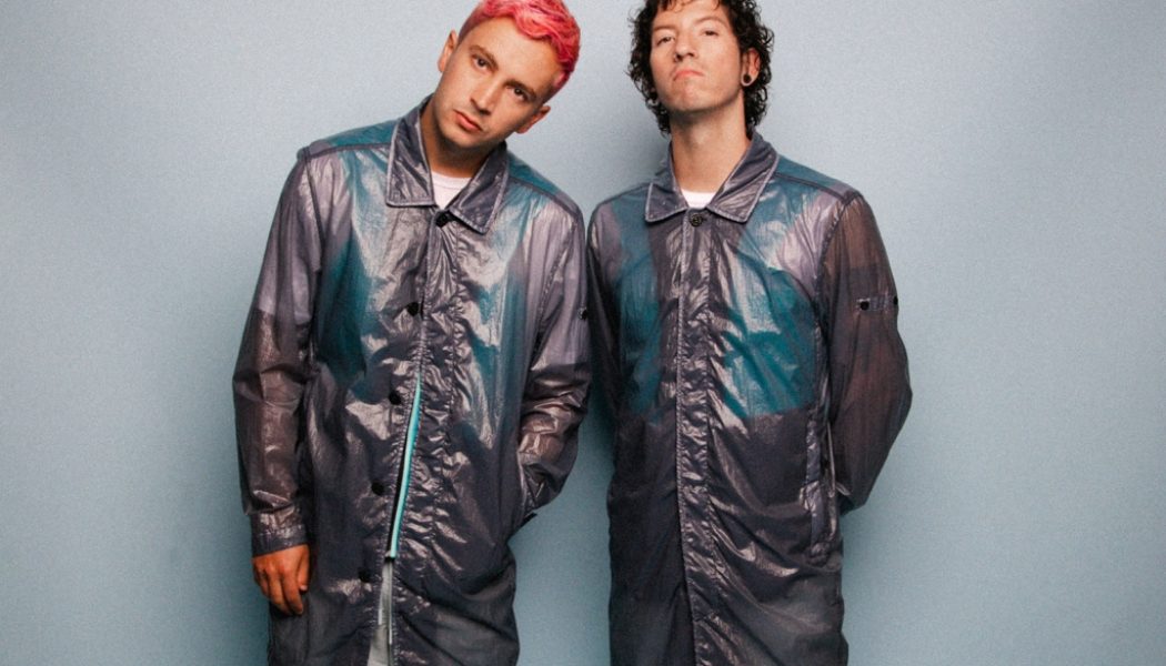 Watch Twenty One Pilots Deliver Mash-Up of ‘Mulberry Street’ & Elton John’s ‘Bennie and the Jets’