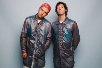 Watch Twenty One Pilots Deliver Mash-Up of ‘Mulberry Street’ & Elton John’s ‘Bennie and the Jets’