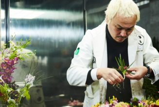 Azuma Makoto’s New “Mexx” Exhibit Brings His Larger-Than-Life Floral Sculptures to Mexico’s Jungle