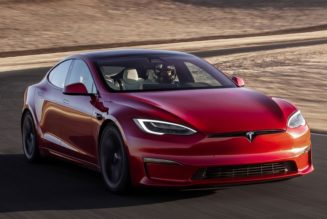 Complaints on Tesla Vehicles Surge Over “Phantom Braking”