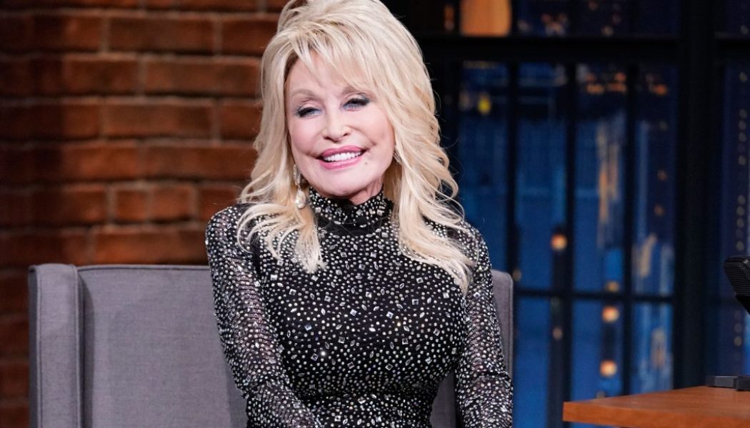 Dolly Parton’s Dollywood to Cover Tuition, Books for All Its Employees