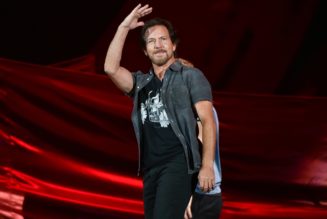 Eddie Vedder Heats up Feud With Motley Crue With Drumkit Diss