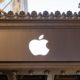 Following worker complaints, Apple will increase benefits for retail employees