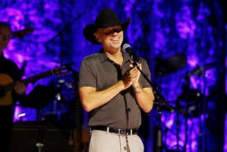 Kenny Chesney’s 2022 Here and Now Tour Gets Bigger With 20 Amphitheater Shows