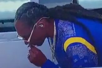 Of Course Snoop Dogg Smoked Weed Right Before the Super Bowl Halftime Show