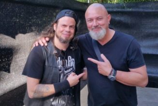 QUEENSRŸCHE Shares Previously Unreleased Photo Of TODD LA TORRE And GEOFF TATE During 2017 Encounter At Festival