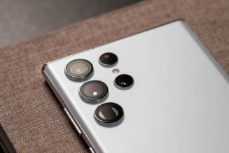 Samsung’s Galaxy S22 phones push Google Messages and the good news of RCS