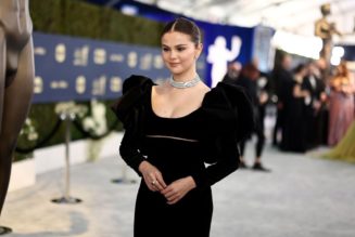 Selena Gomez Stumbles on Red Carpet, Ditches Heels to Present at 2022 SAG Awards