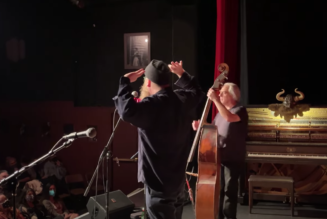 Soul Coughing’s Mike Doughty and Sebastian Steinberg Perform Together for the First Time in 22 years