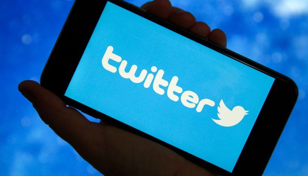 Twitter Is Testing a New Direct Message Feature on Tweets