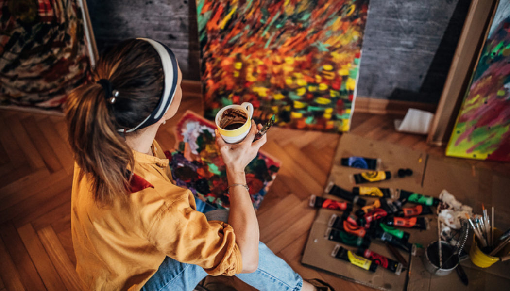 Twitter Reacts To Viral Sip & Paint Video