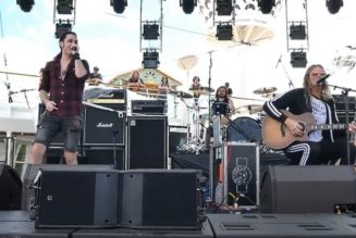 Watch WHITESNAKE Members JOEL HOEKSTRA And DINO JELUSICK Perform ‘Here I Go Again’ On MONSTERS OF ROCK Cruise