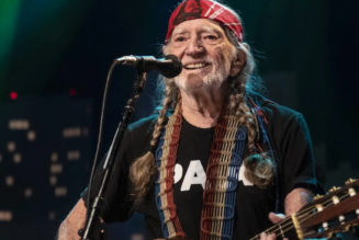 Willie Nelson Cancels Indoor Concerts Over COVID-19 Precautions