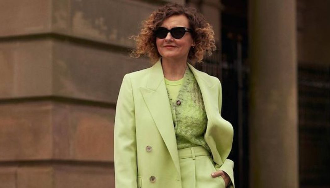 6 Trendy Handbag Colours That Are Winning Spring 2022